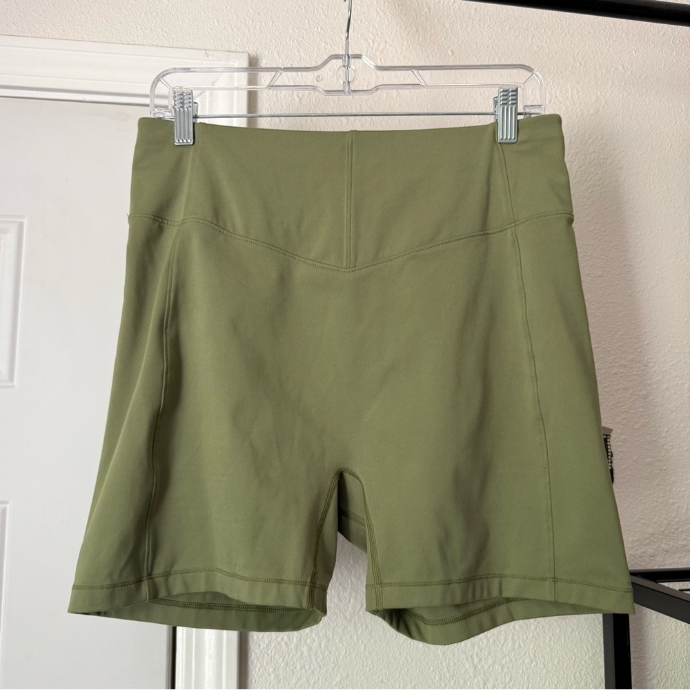 LE ORE Olive army green‎ soft knit biker athletic hiking outdoors shorts
